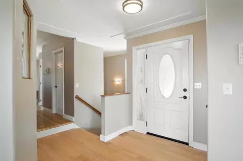 Entry Way - 7907 N Cedar Rd, Spokane, WA 99208 photo 1 of 1