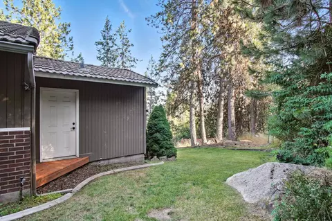 Exterior - 7907 N Cedar Rd, Spokane, WA 99208 photo 5 of 9