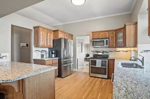 Kitchen - 7907 N Cedar Rd, Spokane, WA 99208 photo 2 of 7