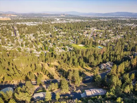 View/Area - 7907 N Cedar Rd, Spokane, WA 99208 photo 3 of 4