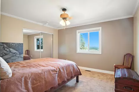 Bedroom - 7907 N Cedar Rd, Spokane, WA 99208 photo 7 of 7