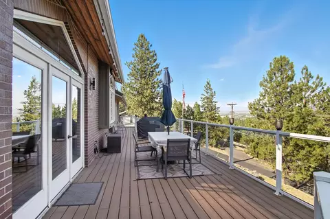 Exterior - 7907 N Cedar Rd, Spokane, WA 99208 photo 3 of 9