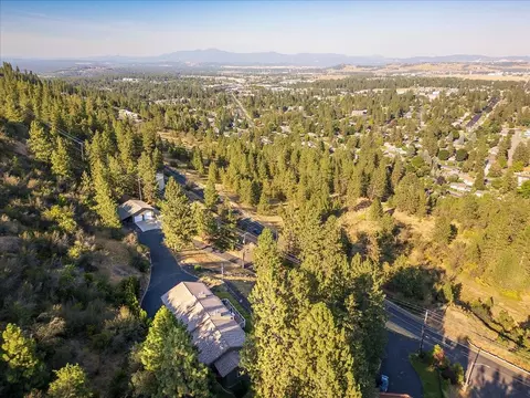 View/Area - 7907 N Cedar Rd, Spokane, WA 99208 photo 2 of 4