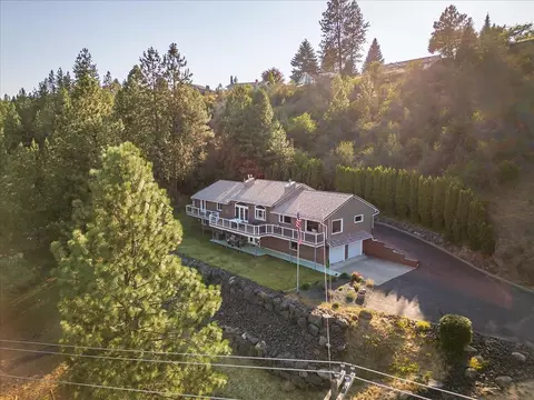 7907 N Cedar Rd, Spokane, WA 99208