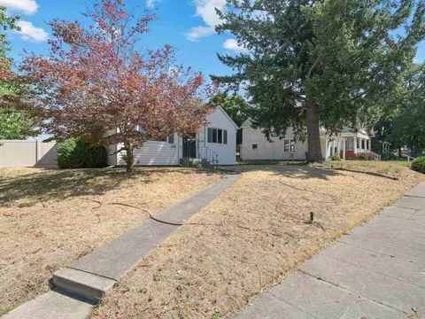 Exterior - 2703 E 4th Ave, Spokane, WA 99202 photo 2 of 11