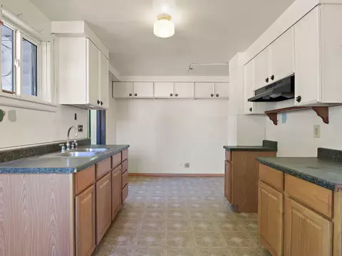 Kitchen - 2703 E 4th Ave, Spokane, WA 99202 photo 2 of 3