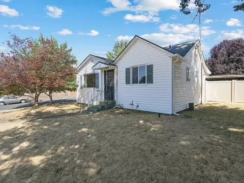 Exterior - 2703 E 4th Ave, Spokane, WA 99202 photo 3 of 11