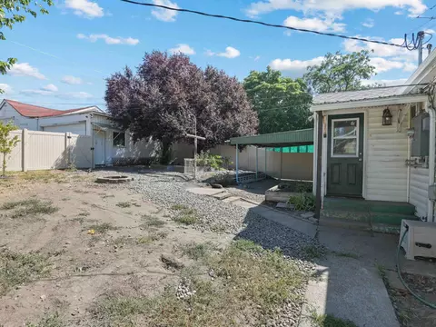 Exterior - 2703 E 4th Ave, Spokane, WA 99202 photo 7 of 11