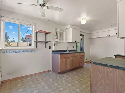 Kitchen - 2703 E 4th Ave, Spokane, WA 99202 photo 3 of 3