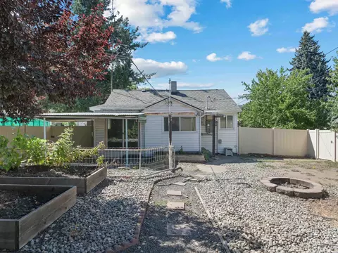 Exterior - 2703 E 4th Ave, Spokane, WA 99202 photo 6 of 11