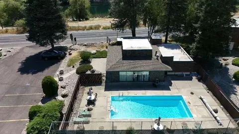 2121 E Upriver Dr #16, Spokane, WA 99207