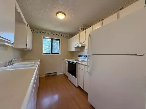 Kitchen - 2121 E Upriver Dr #16, Spokane, WA 99207 photo 1 of 2
