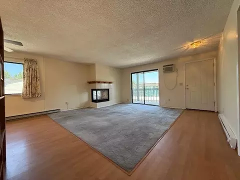 Living - 2121 E Upriver Dr #16, Spokane, WA 99207 photo 2 of 4