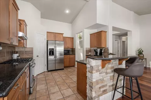 Kitchen - 12827 E 37th Ln, Spokane Valley, WA 99206 photo 2 of 3