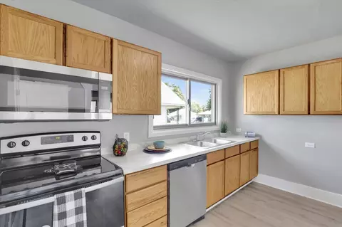 Kitchen - 1111 E Gordon Ave, Spokane, WA 99207 photo 1 of 2