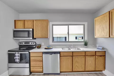 Kitchen - 1111 E Gordon Ave, Spokane, WA 99207 photo 2 of 2