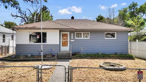 1012 E Lacrosse Ave, Spokane, WA 99207