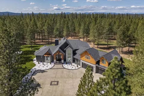 27603 N Bruce Rd, Chattaroy, WA 99003