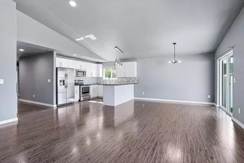 Living - 1917 E 6th Ave, Spokane, WA 99202 photo 4 of 4