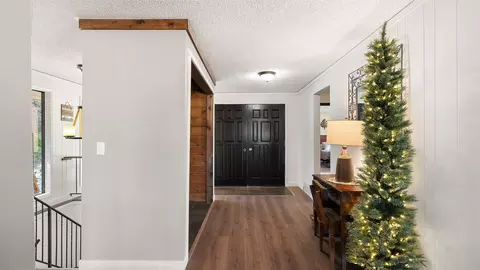 Entry Way - 8001 E Woolard Rd, Colbert, WA 99005 photo 2 of 3