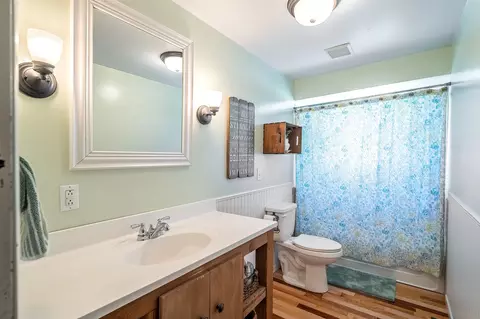 Bath - 8001 E Woolard Rd, Colbert, WA 99005 photo 2 of 4