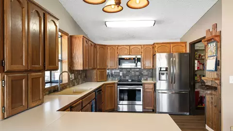 Kitchen - 8001 E Woolard Rd, Colbert, WA 99005 photo 2 of 2