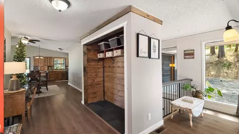 Entry Way - 8001 E Woolard Rd, Colbert, WA 99005 photo 3 of 3