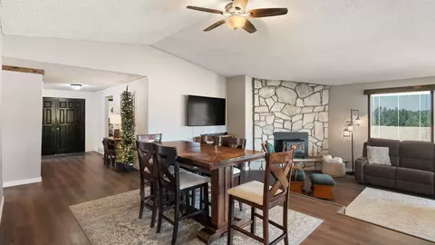 Dining - 8001 E Woolard Rd, Colbert, WA 99005 photo 2 of 3