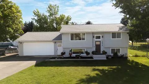 26018 E Olympic Ave, Newman Lake, WA 99025