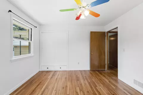 Bedroom - 11510 E Main Ave, Spokane Valley, WA 99206 photo 4 of 6