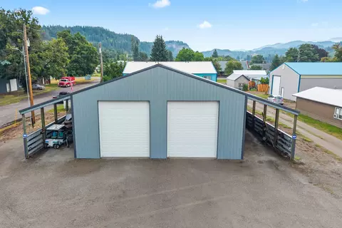 203 Pend Oreille St, Metaline, WA 99152