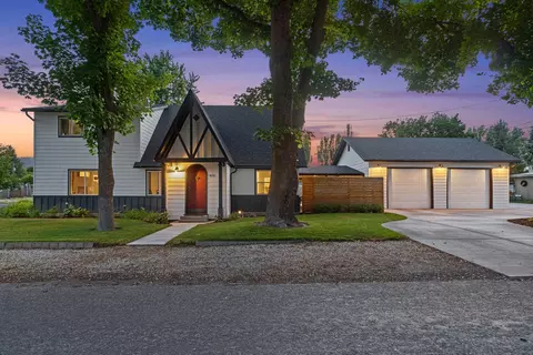 801 N 2nd W St, Chewelah, WA 99109