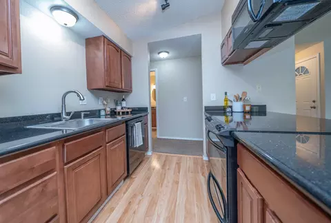 Kitchen - 204 E Weile Ave UNIT 3, Spokane, WA 99208 photo 2 of 2