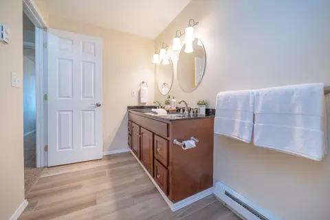 Bath - 204 E Weile Ave UNIT 3, Spokane, WA 99208 photo 4 of 4
