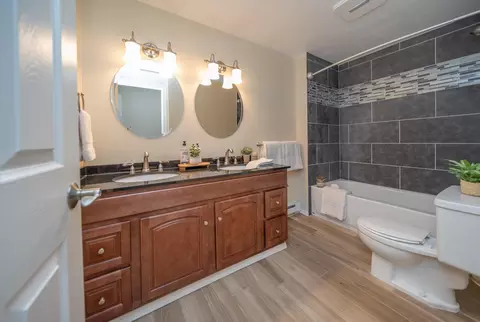 Bath - 204 E Weile Ave UNIT 3, Spokane, WA 99208 photo 1 of 4