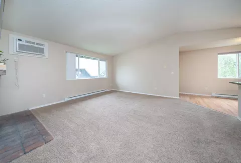 Living - 204 E Weile Ave UNIT 3, Spokane, WA 99208 photo 4 of 5
