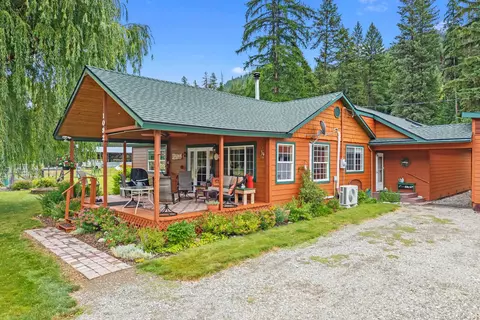 1092 Lime Lake Rd, Metaline Falls, WA 99153