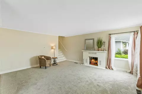 Living - 3627 E 29th Ave, Spokane, WA 99223 photo 1 of 2