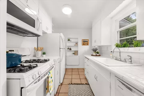 Kitchen - 7 E 34th Ave, Spokane, WA 99203 photo 4 of 4