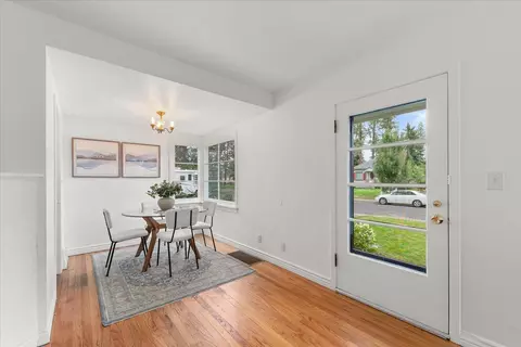 Entry Way - 7 E 34th Ave, Spokane, WA 99203 photo 2 of 5