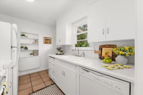 Kitchen - 7 E 34th Ave, Spokane, WA 99203 photo 3 of 4