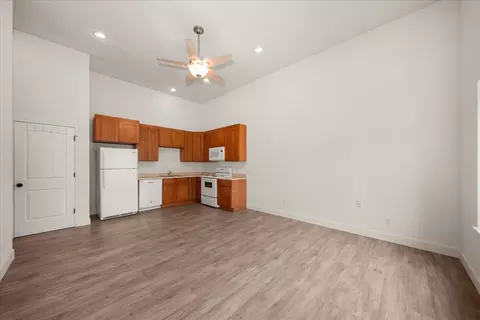 Living - 2002 E Boone Ave, Spokane, WA 99202 photo 7 of 9