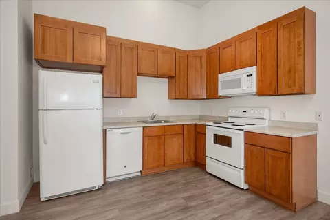 Kitchen - 2002 E Boone Ave, Spokane, WA 99202 photo 4 of 4