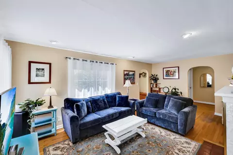 Living - 3123 E 11th Ave, Spokane, WA 99202 photo 1 of 2