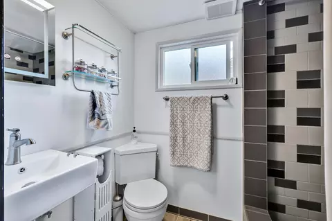 Bath - 3123 E 11th Ave, Spokane, WA 99202 photo 3 of 3