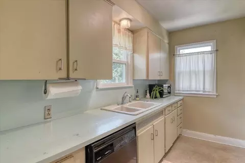 Kitchen - 1026 E 39th Ave, Spokane, WA 99203 photo 1 of 3