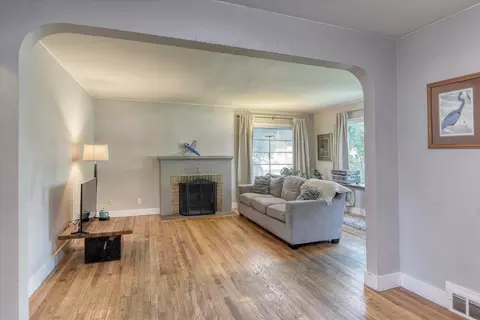Living - 1026 E 39th Ave, Spokane, WA 99203 photo 3 of 7