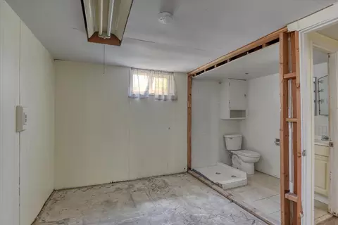 Bath - 1026 E 39th Ave, Spokane, WA 99203 photo 2 of 4