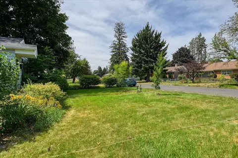 Exterior - 1026 E 39th Ave, Spokane, WA 99203 photo 10 of 14