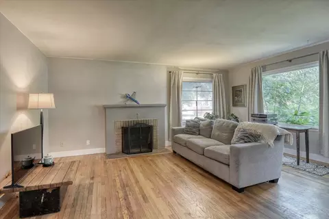 Living - 1026 E 39th Ave, Spokane, WA 99203 photo 4 of 7